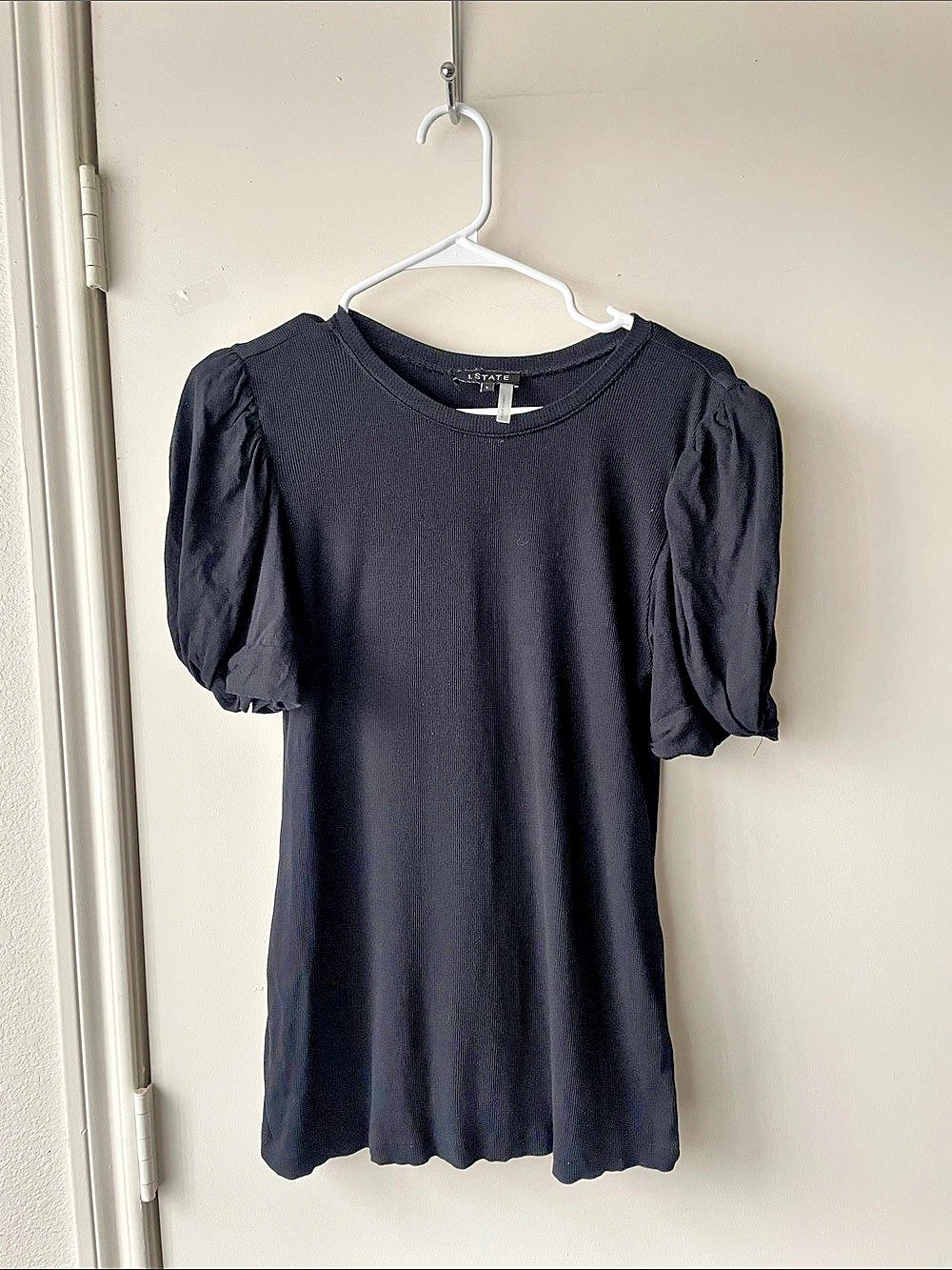 1. STATE Puff-Sleeve Short-Sleeve Knit T-Shirt Knit T-Shirt Black Large